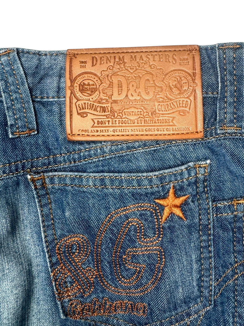 Vintage 2000s Y2K Dolce & Gabbana Mid-Rise 3/4 Length Medium Wash Faded Denim Capris | 31 Inch Waist