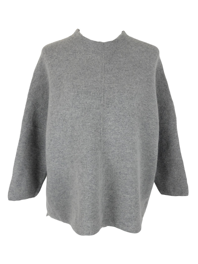 Vintage 2000s Y2K Minimalist Preppy Browns Solid Basic Light Grey Boxy Pullover Knit Sweater Jumper with 3/4 Sleeves