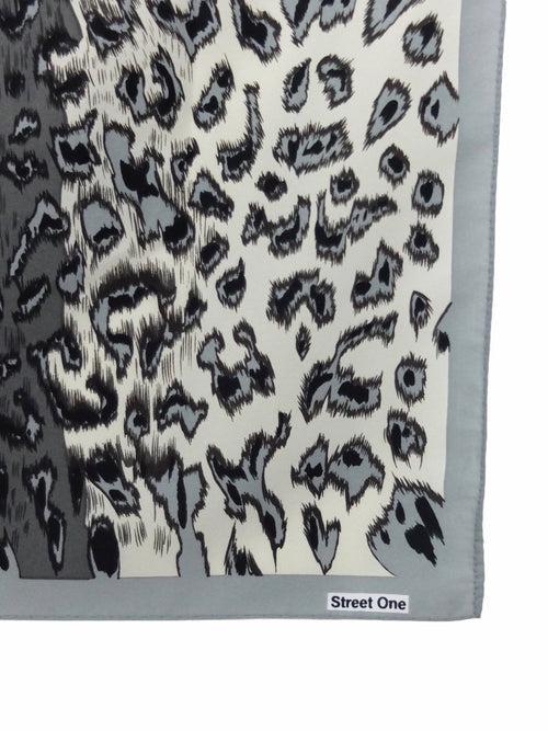Vintage 80s Mod Bohemian Grey Leopard Animal Print Polyester Square Bandana Neck Tie Scarf