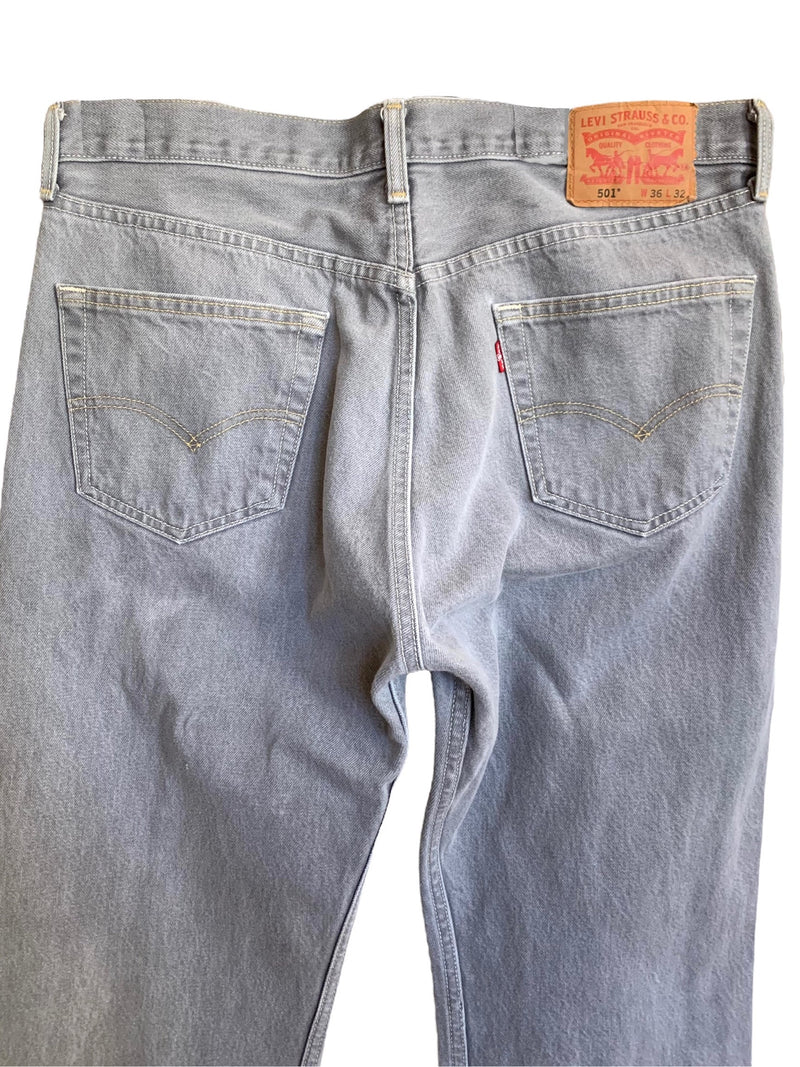 Vintage 90s Levi’s Men’s Streetwear Skater Style Grey Straight Leg Jeans | 41 Inch Waist