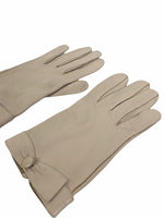 Vintage 70s Chic Mod Cream Fitted Soft Lambskin Leather Gloves with Bow Detail